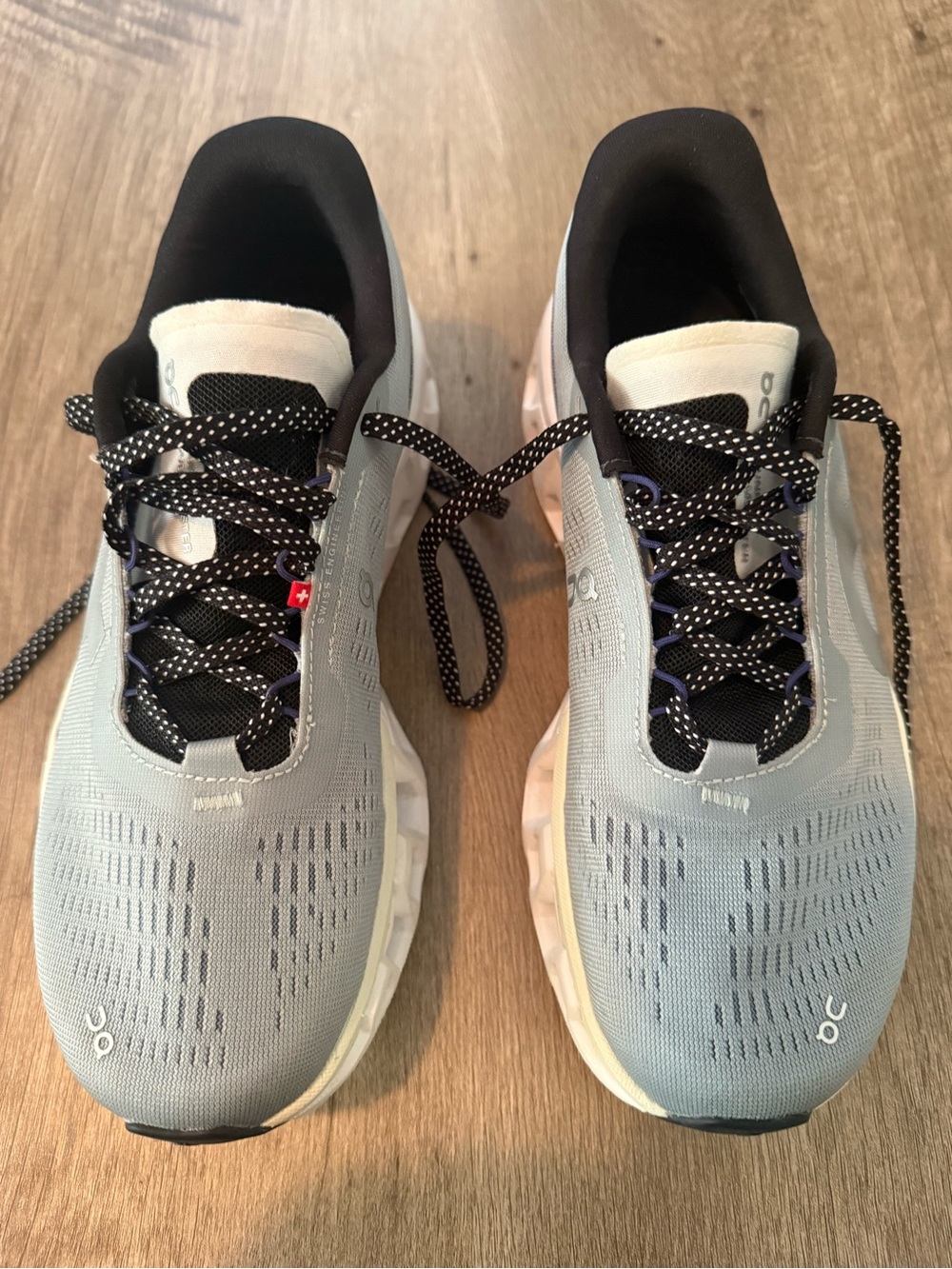 On cloudmonster women’s size 8.5 blue/gray